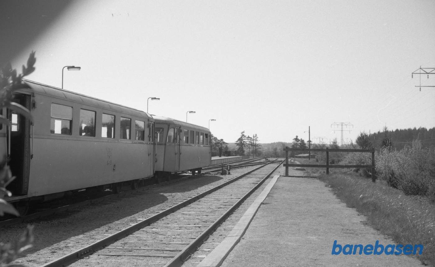 Nærum station med LNJ Sm 13 og Sp Nærum station med LNJ Sm 13 og Sp