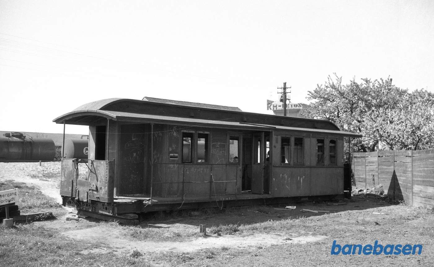 KSB Dc 75 som vognkasse ved Buddinge st.