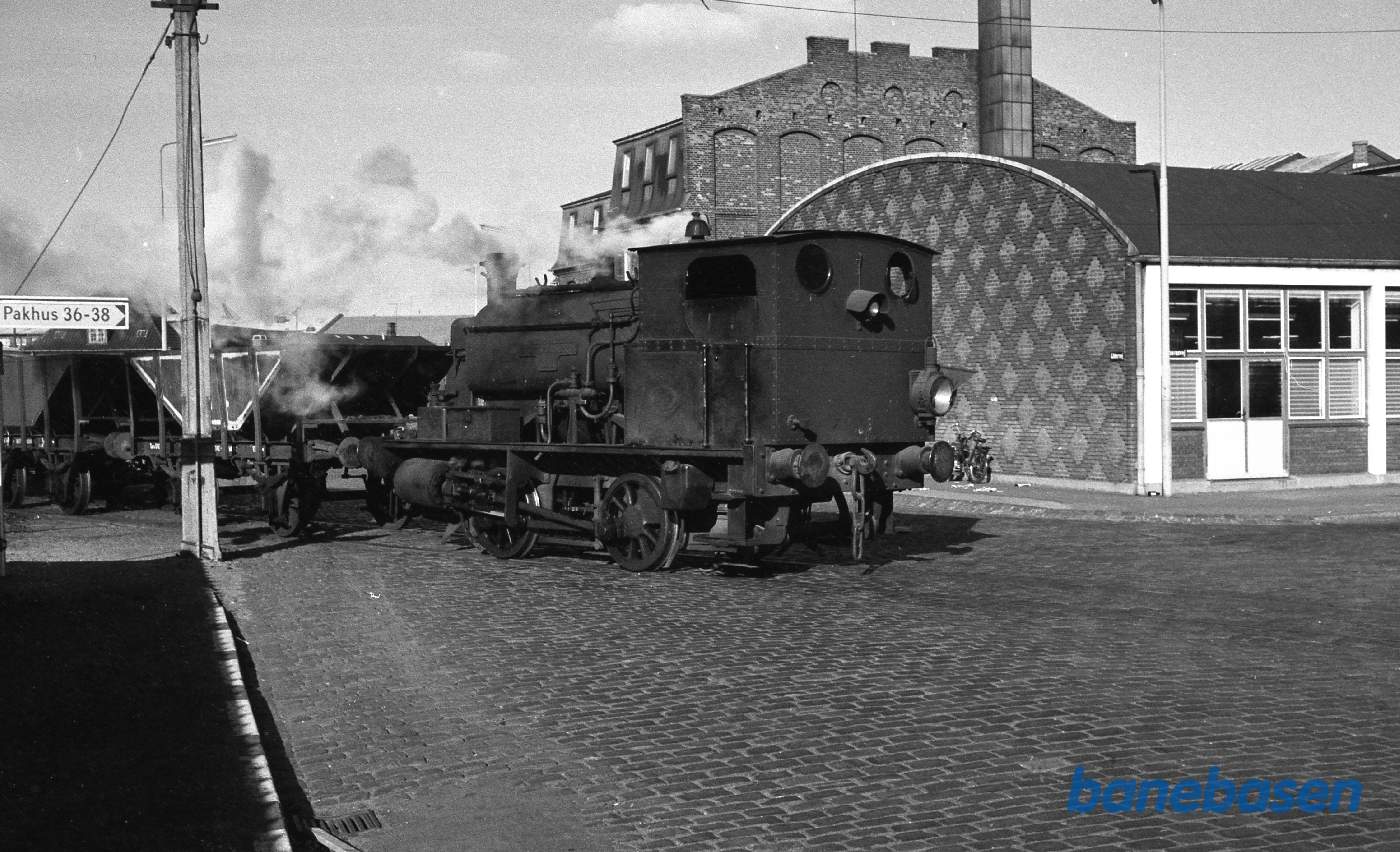 ØG 1 med tomme vogne