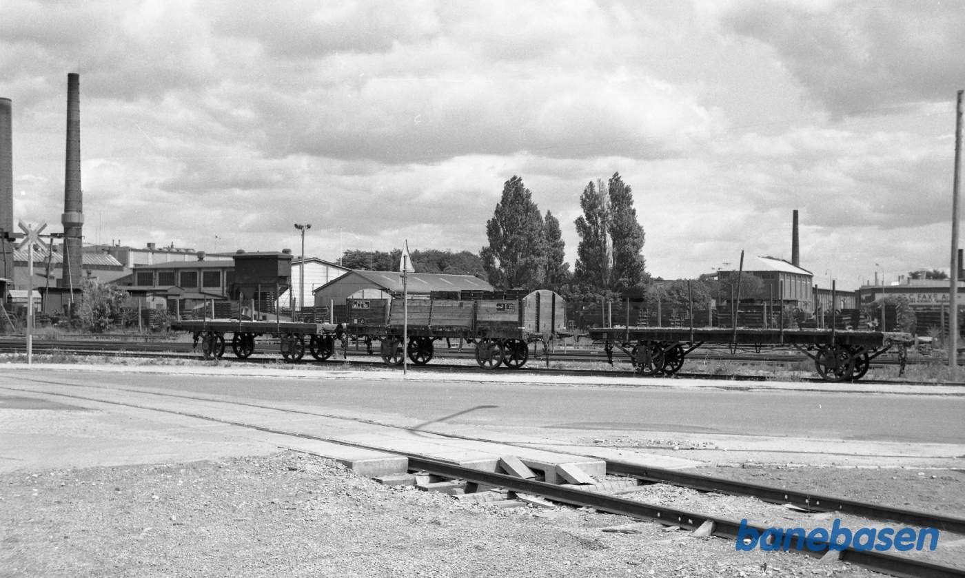 Limhamn. Baneterrænet med godsvogne