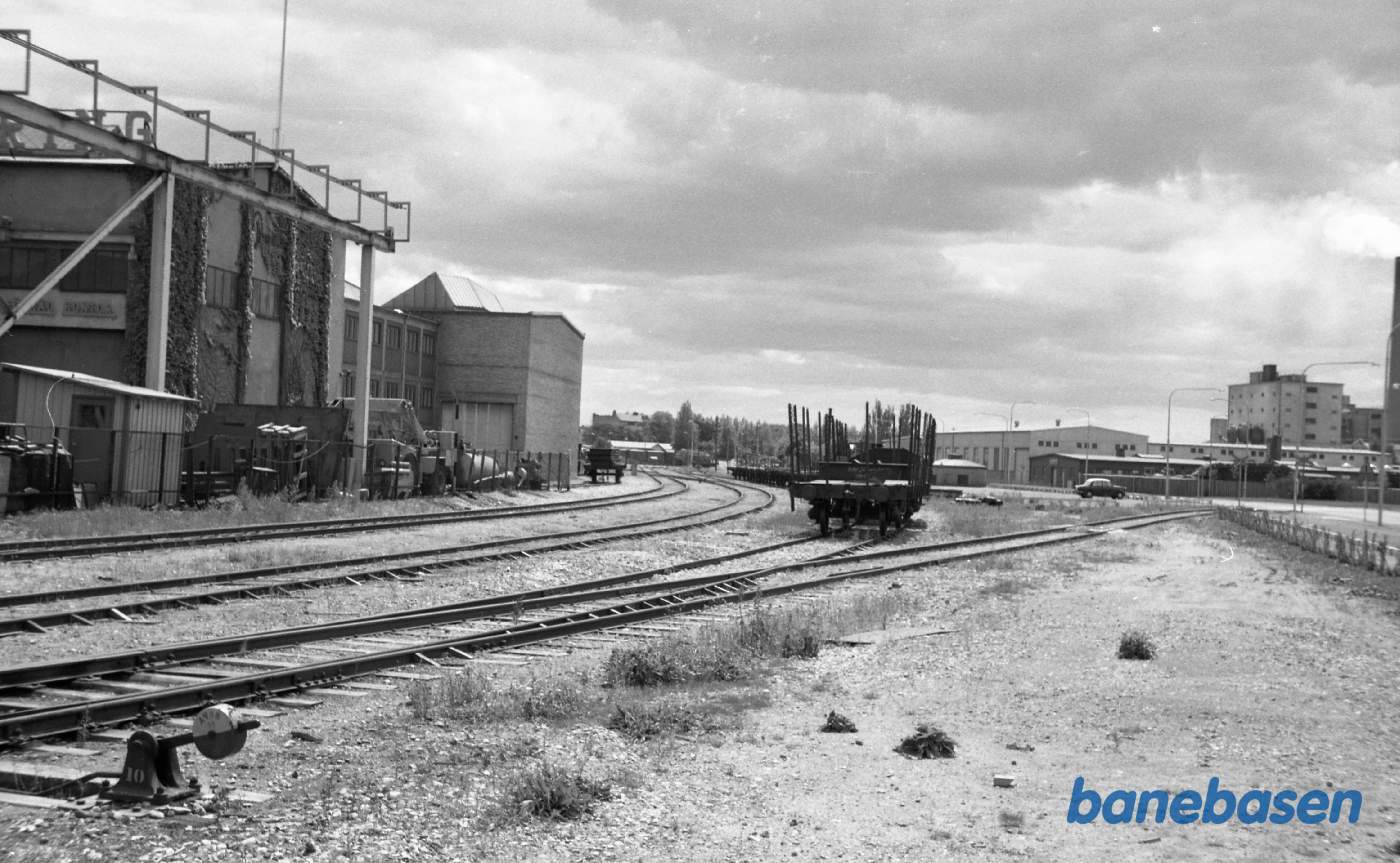 Limhamn. Baneterrænet med godsvogne
