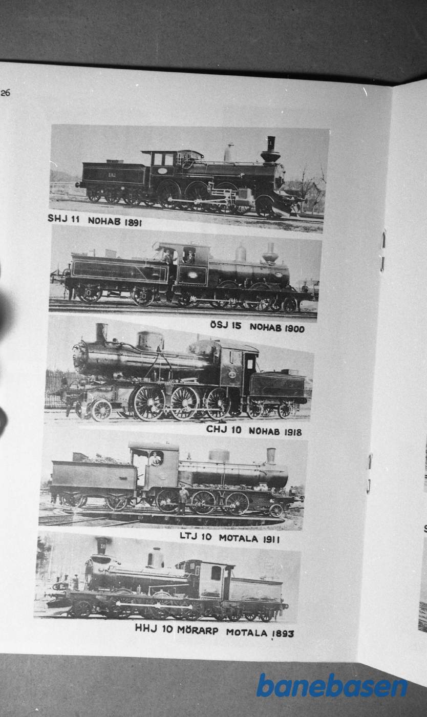 Foto. Svenske lokomotiver og vogne