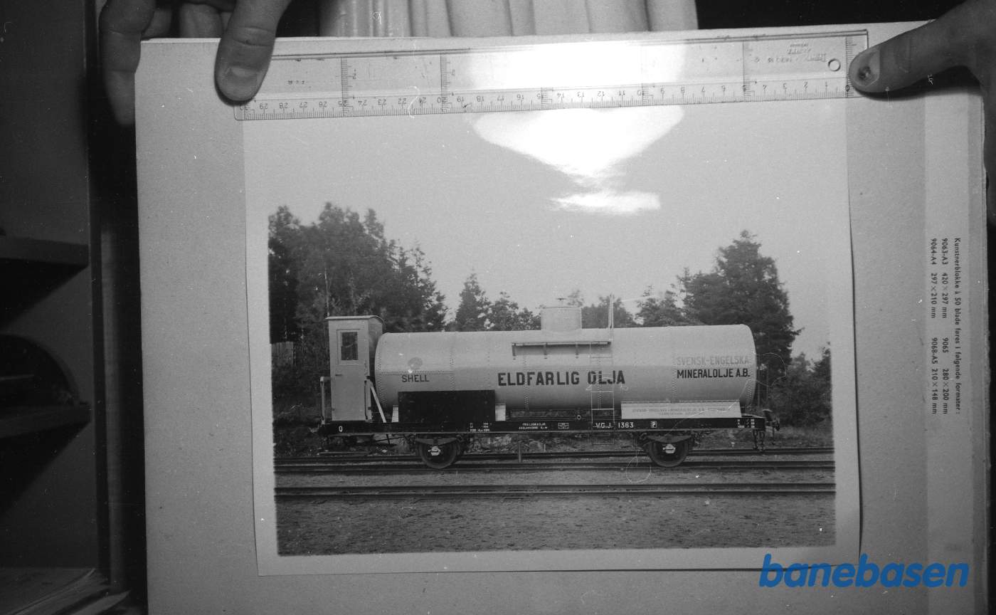 Foto. Svenske lokomotiver og vogne