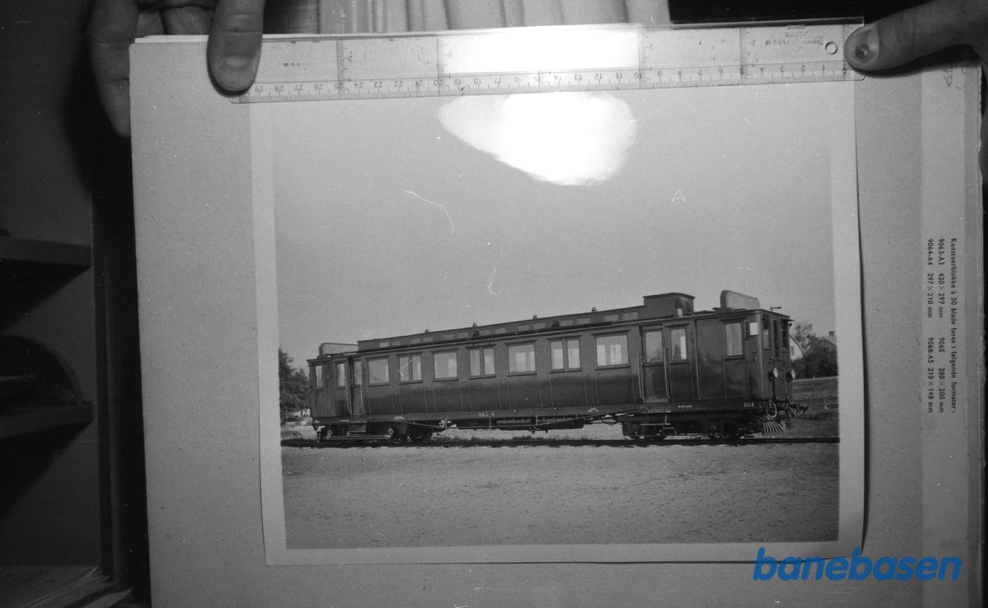 Foto. Svenske lokomotiver og vogne