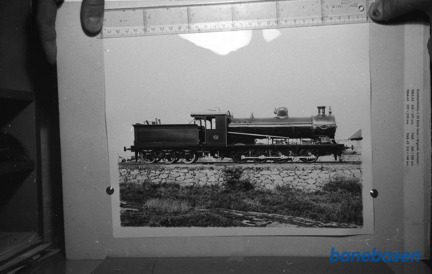 Foto. Svenske lokomotiver og vogne