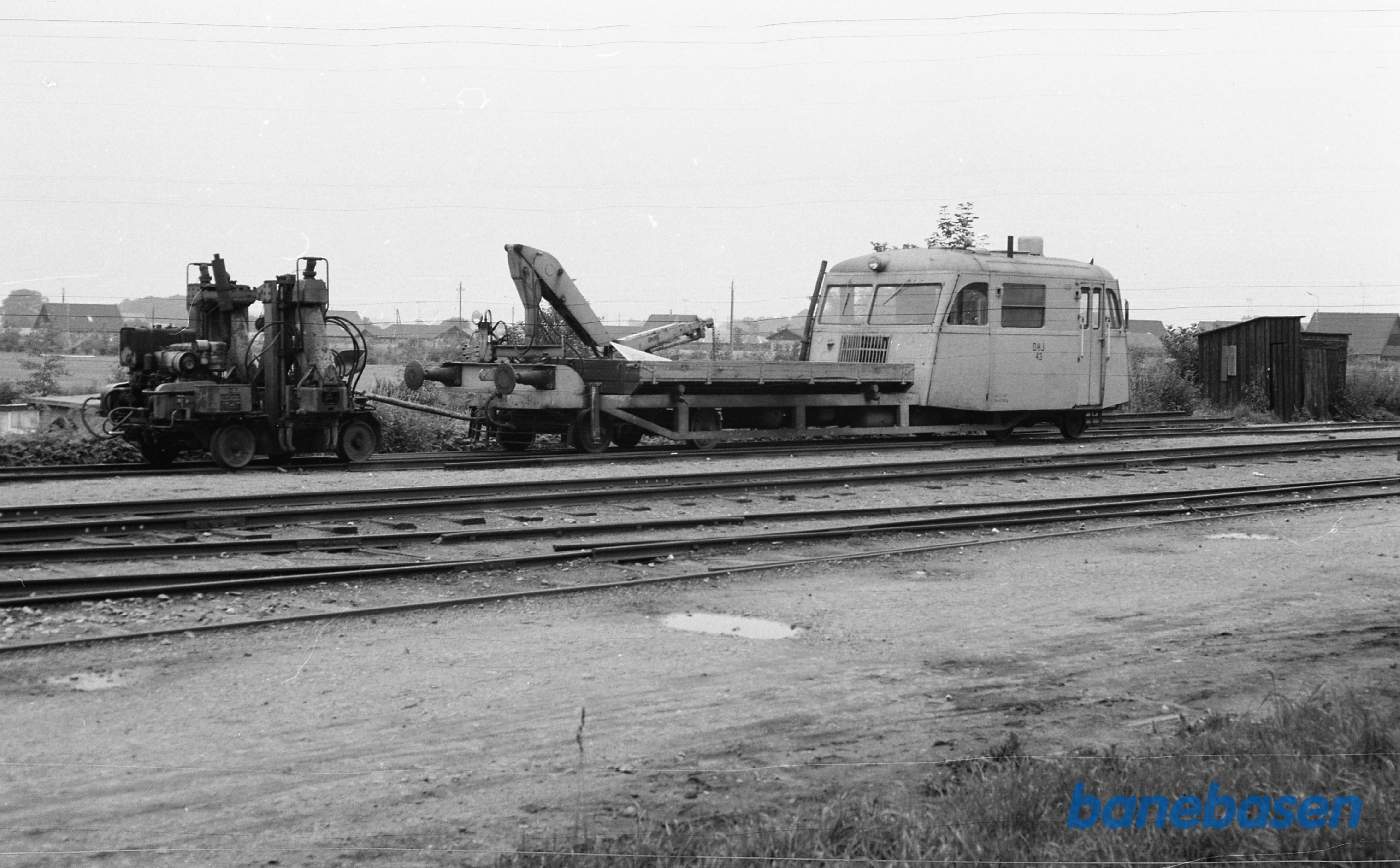 Arbejdskøretøj med kran. OHJ 43 Arbejdskøretøj med kran. OHJ 43