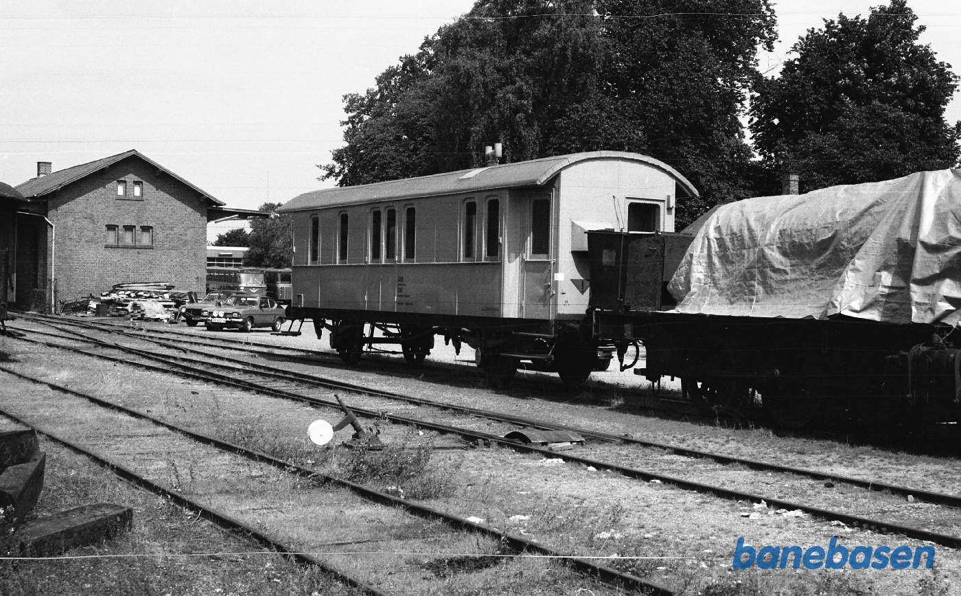 Skælskør station med DSB specialvogn 296