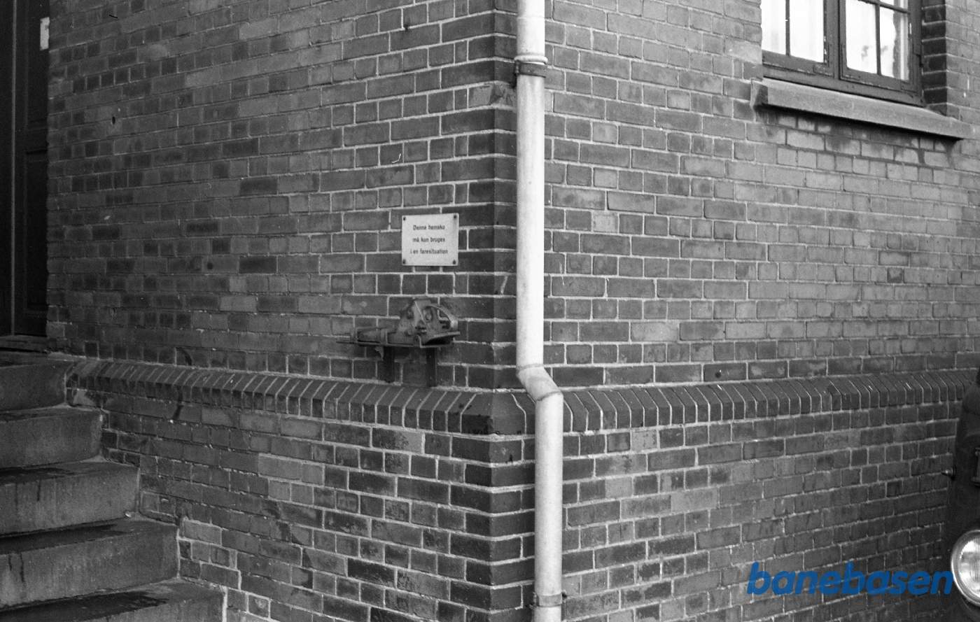 Helsingør. Hæmsko på stationsvæggen