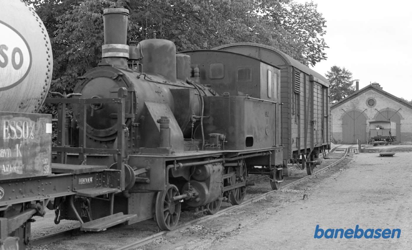 Rungsted station. Remisen med SVJ 1