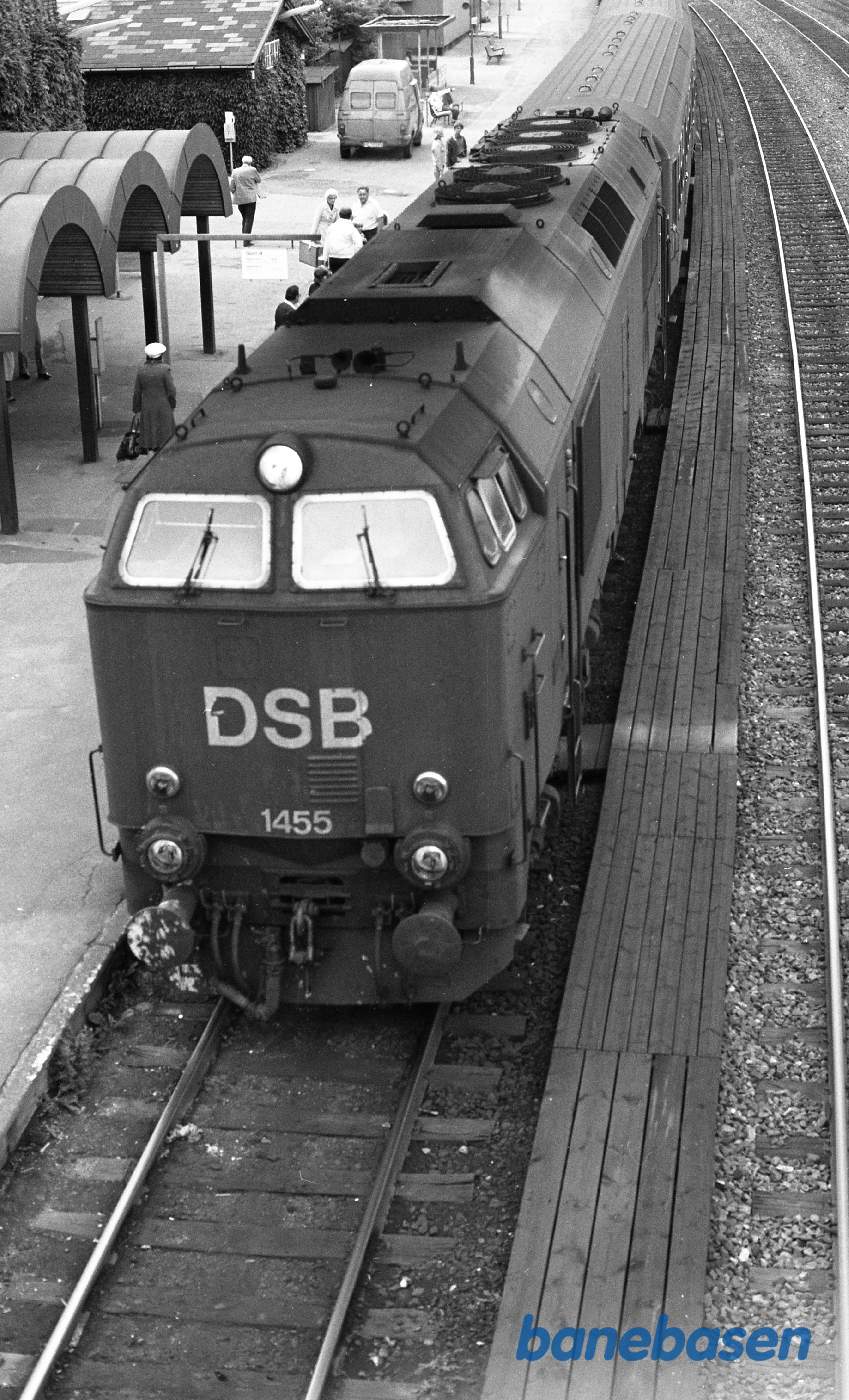Rungsted station. Kystbanetog med Mz 1455