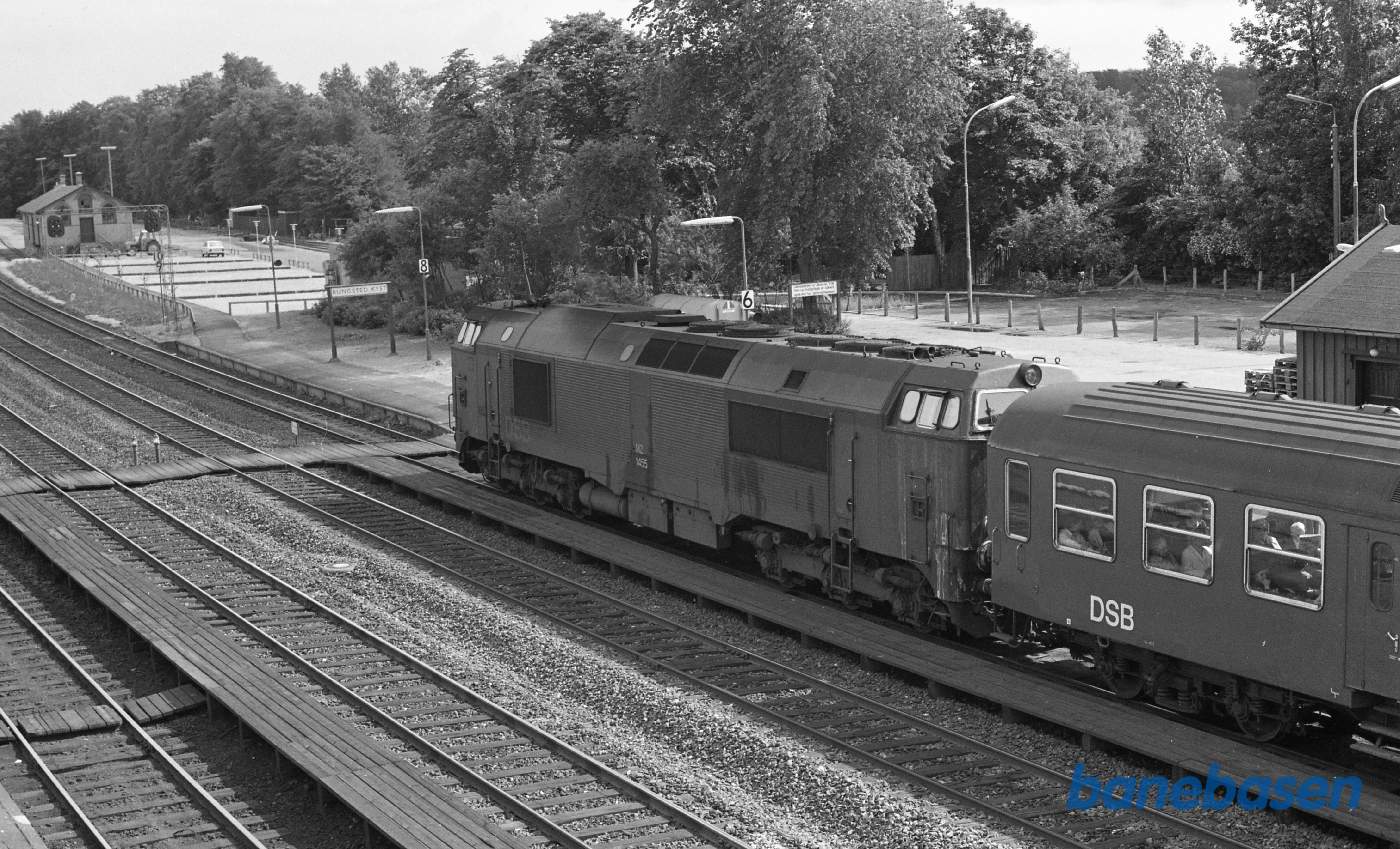 Rungsted station. Kystbanetog med Mz 1455