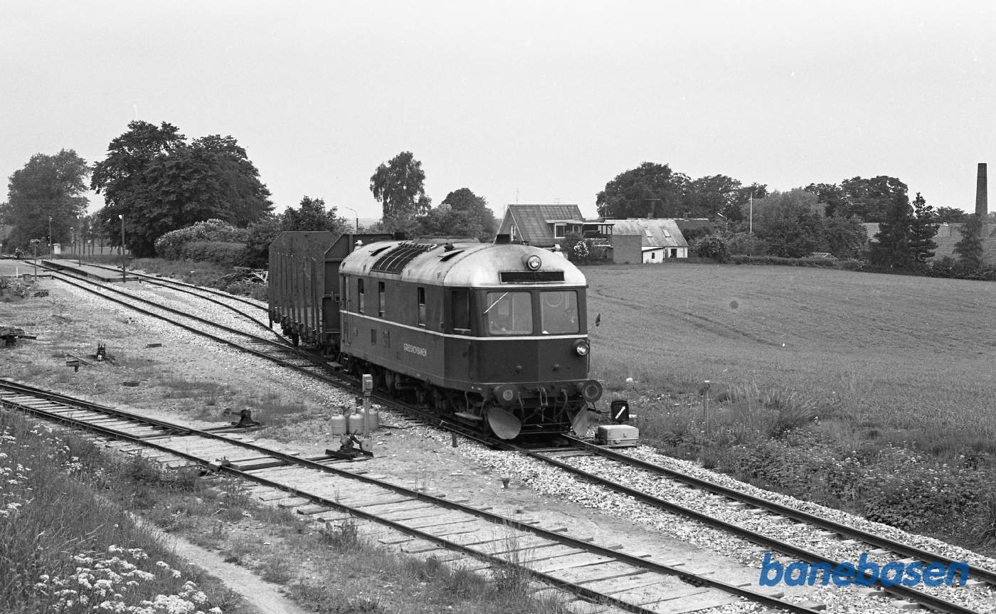 Græsted station. GDS L 1. med godstog