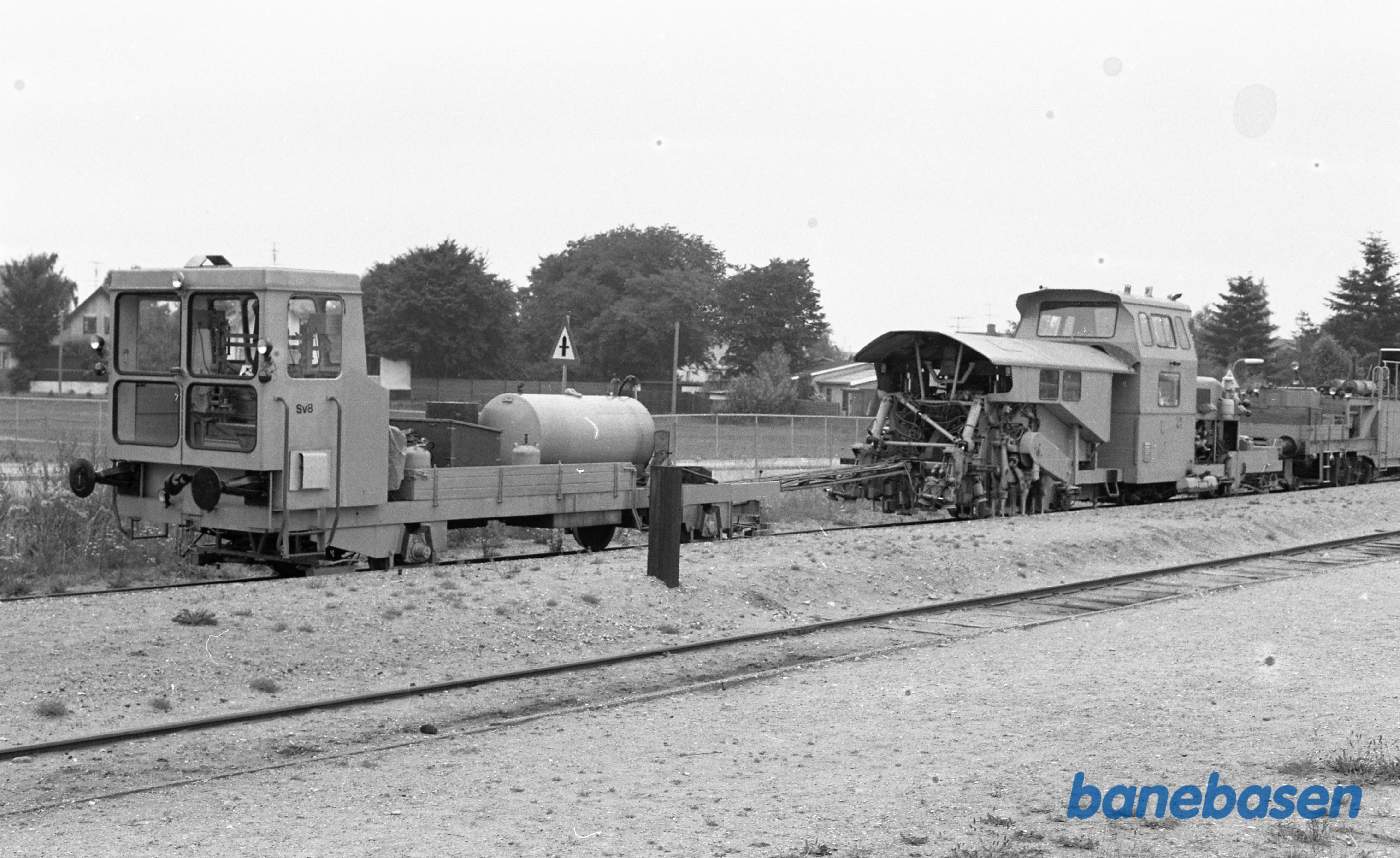 Gilleleje station med arbejdskøretøjer