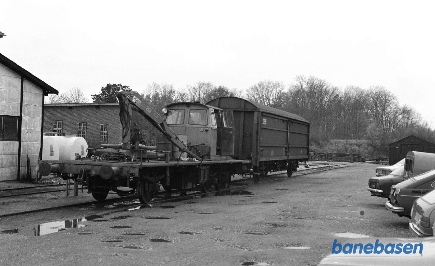 Gilleleje station med arbejdskøretøjer