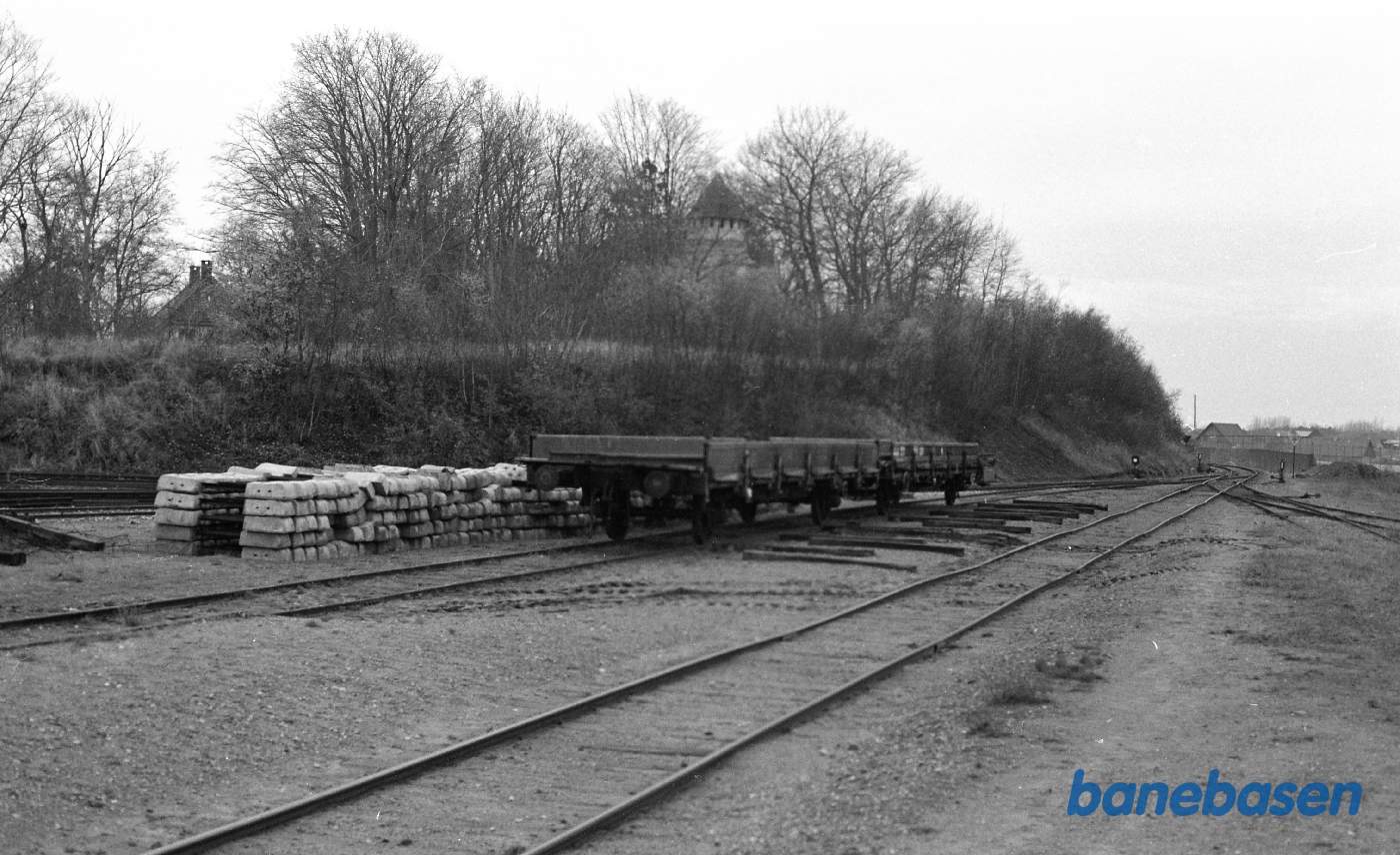 Gilleleje station med åbne godsvogne (Fra HFHJ) Gilleleje station med åbne godsvogne (Fra HFHJ)