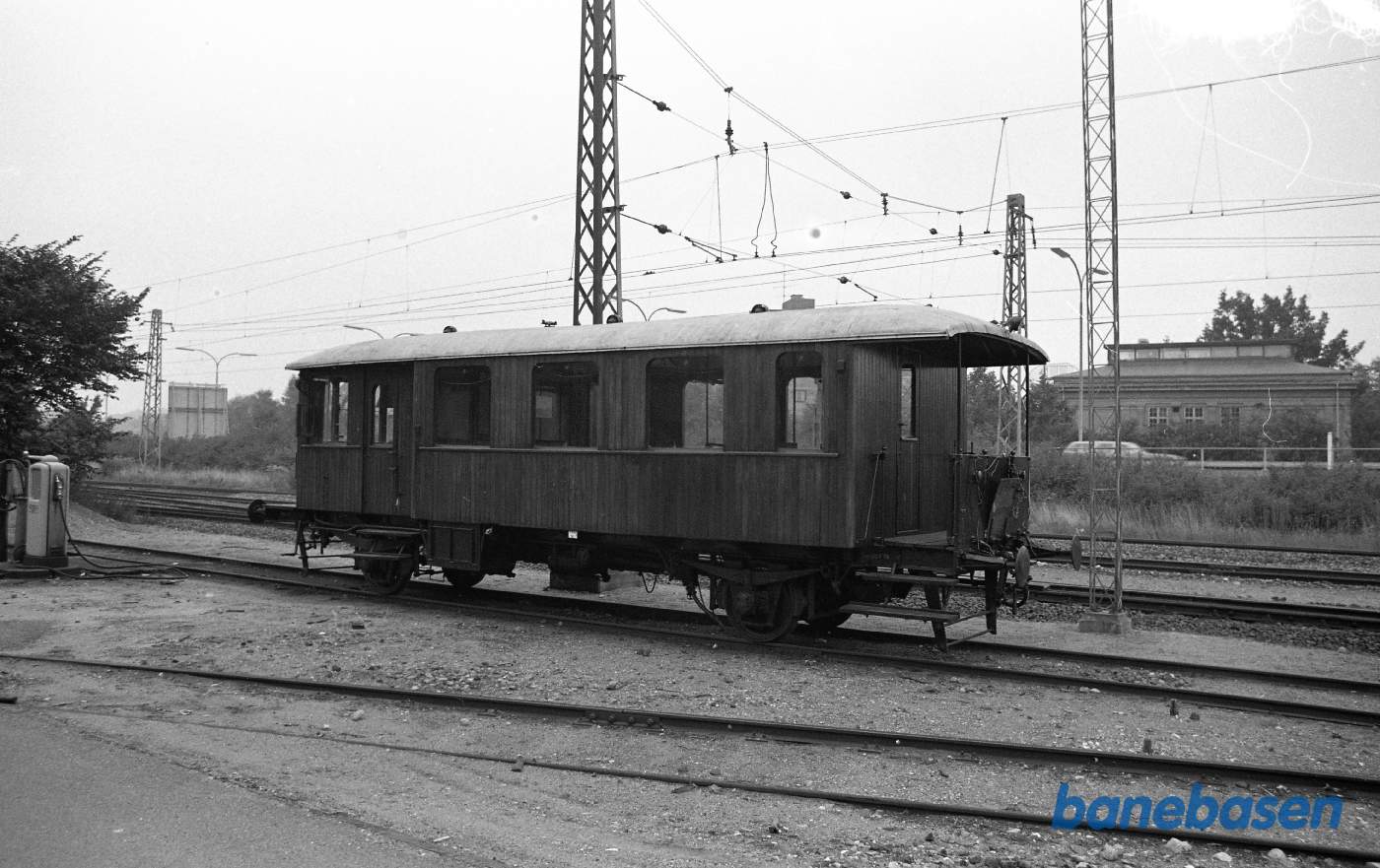 Lyngby station. LNJ M 4