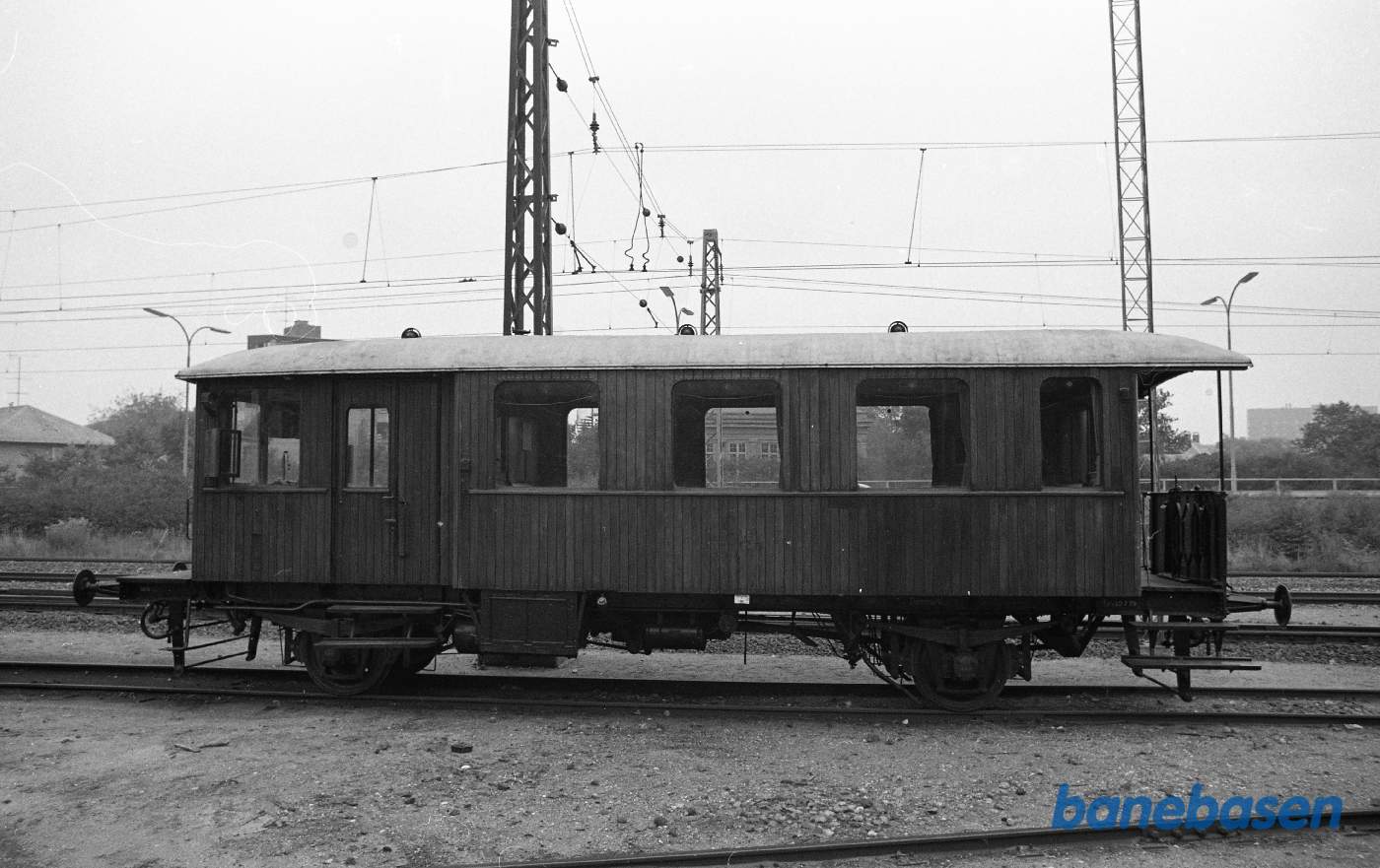 Lyngby station. LNJ M 4