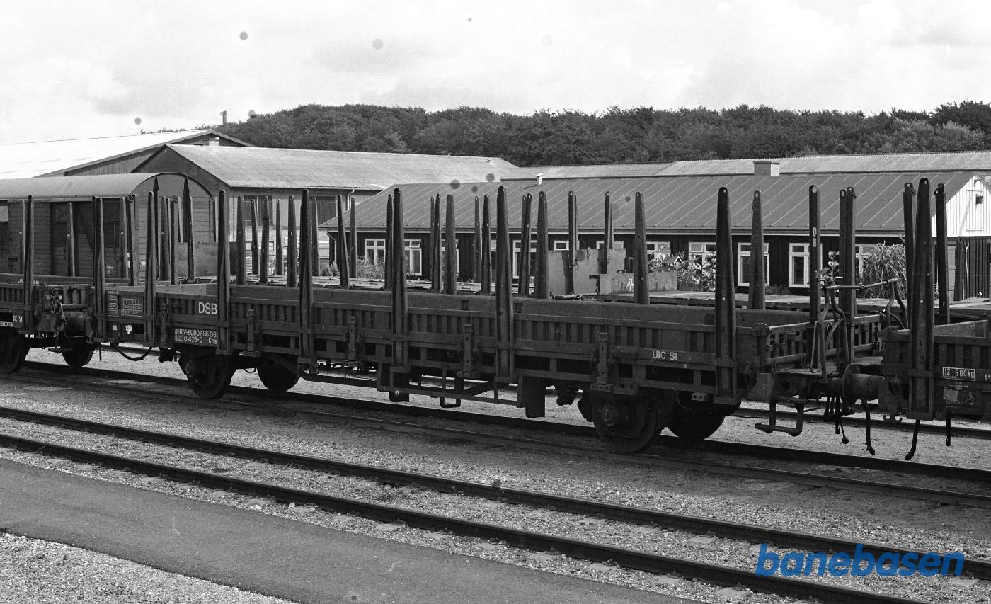 Hillerød Station. DSB Kbs 330 0 425 Hillerød Station. DSB Kbs 330 0 425