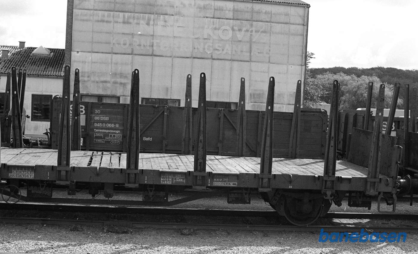 Hillerød Station. DSB Kbs 330 0 425