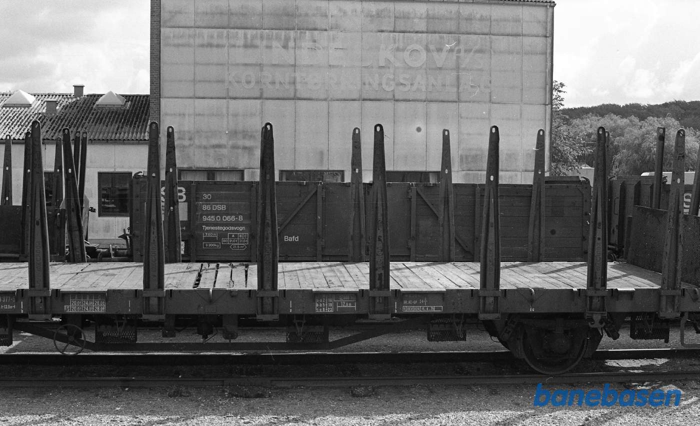Hillerød Station. DSB Kbs 330 0 425