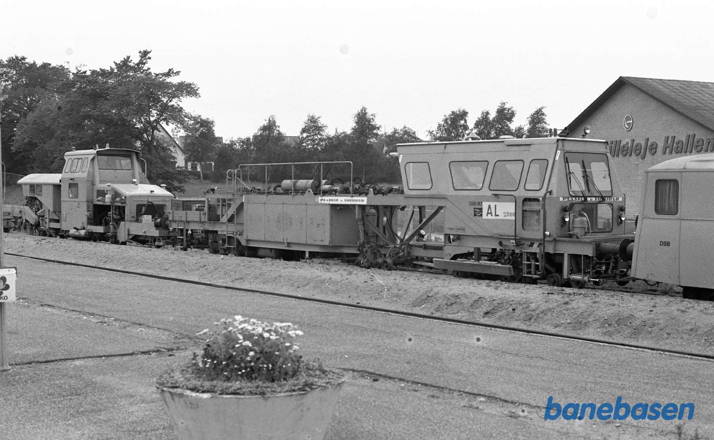 Gilleleje station med arbejdskøretøjer