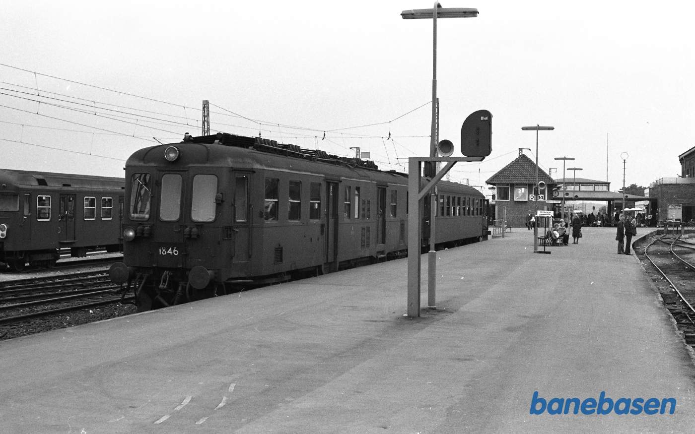 Hillerød station med Mo 1846