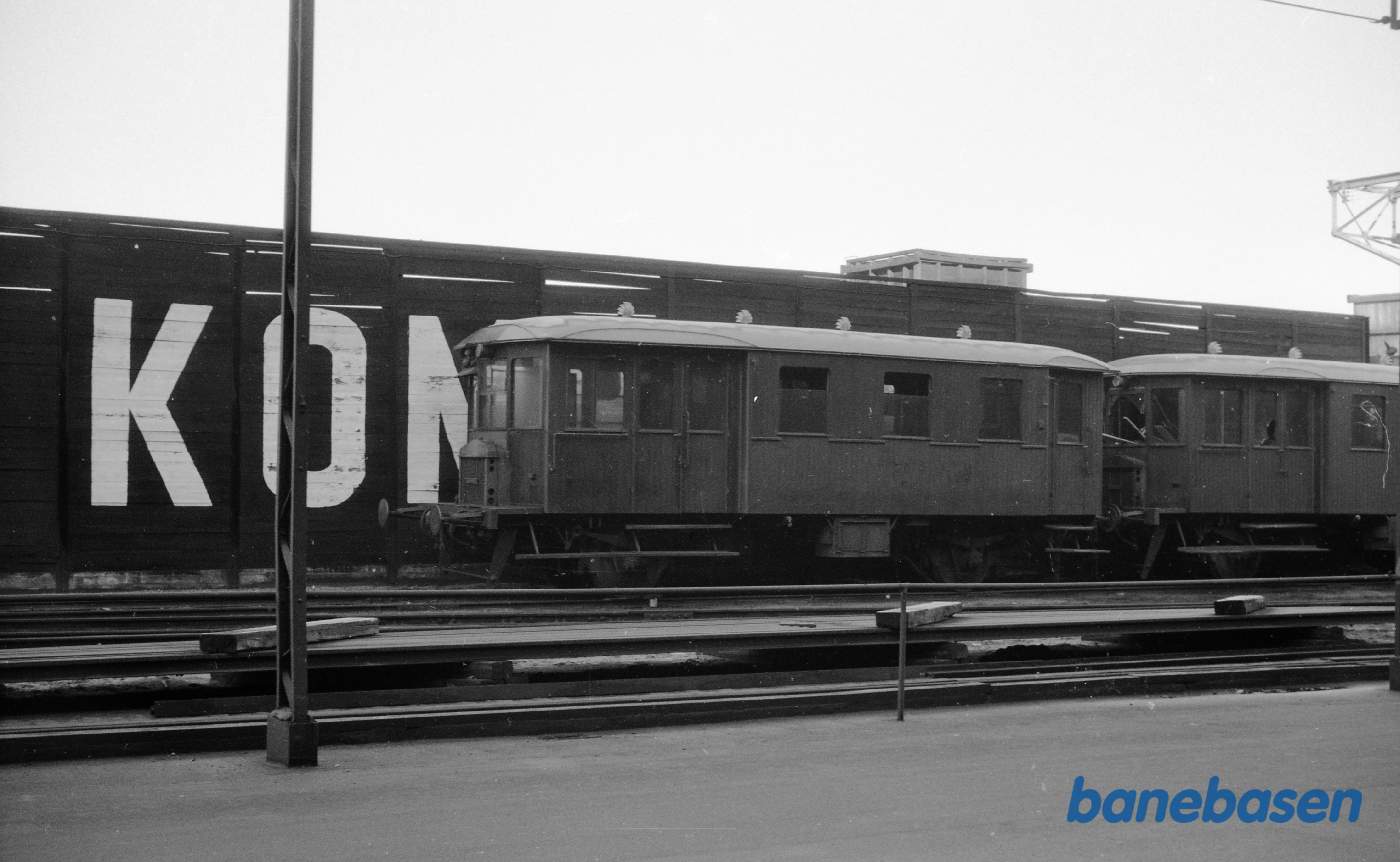 København, Islands Brygge med GDS M1/ M2 på vej til ophugning hos Levin & Co