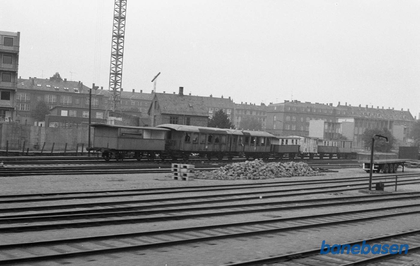 Frederiksberg station med OHJ C 204/205