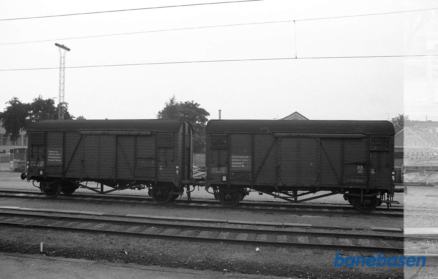 Frederiksberg station med 2 stk. HD specialvogne