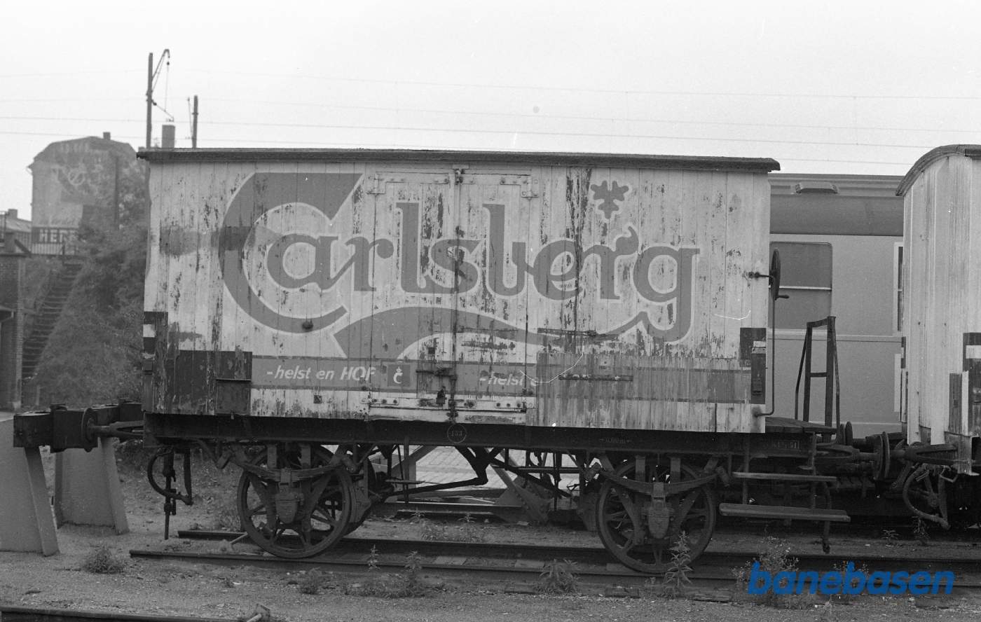 Frederiksberg station med gammel Carlsbergvogn