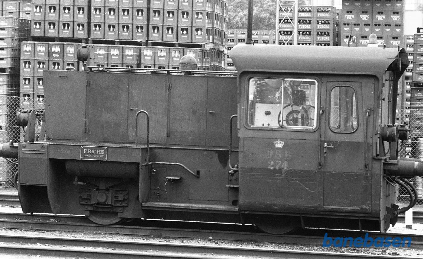 Frederiksberg station med Køf 274 og frosne øl i baggrunden