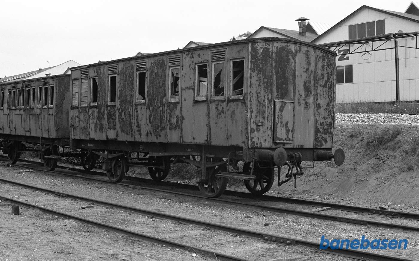 Hillerød station med SFJ Kupevogn