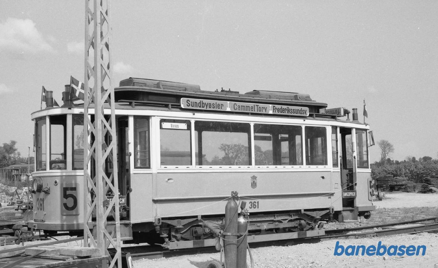 Skjoldenæsholm. Linie 5 motorvogn