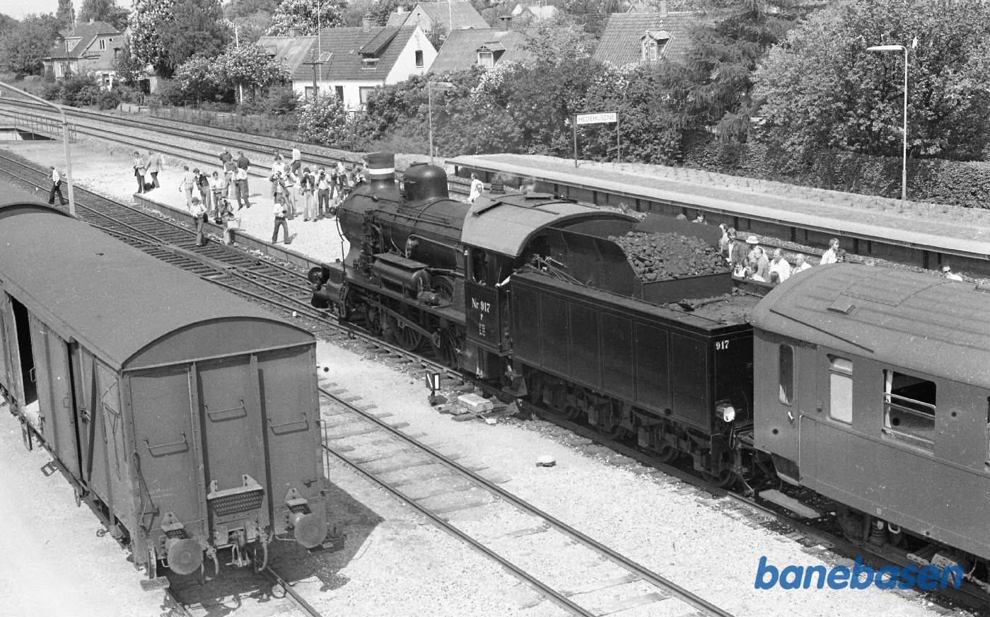Perron med P 917 set bagfra