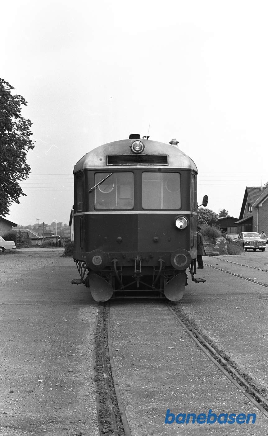 Græsted station. Front.
