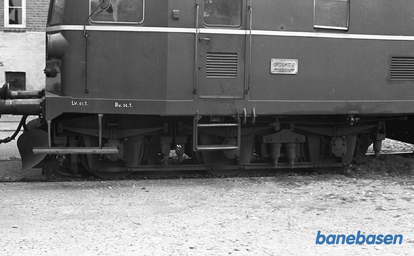 Græsted station. Detalje : Påskrifter på skørtet