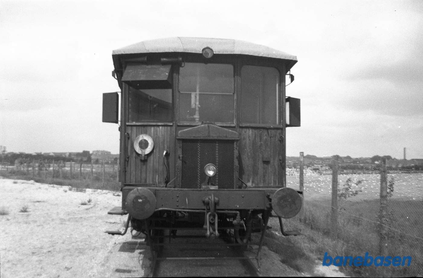 Firskovvej med LNJ M 4 forfra