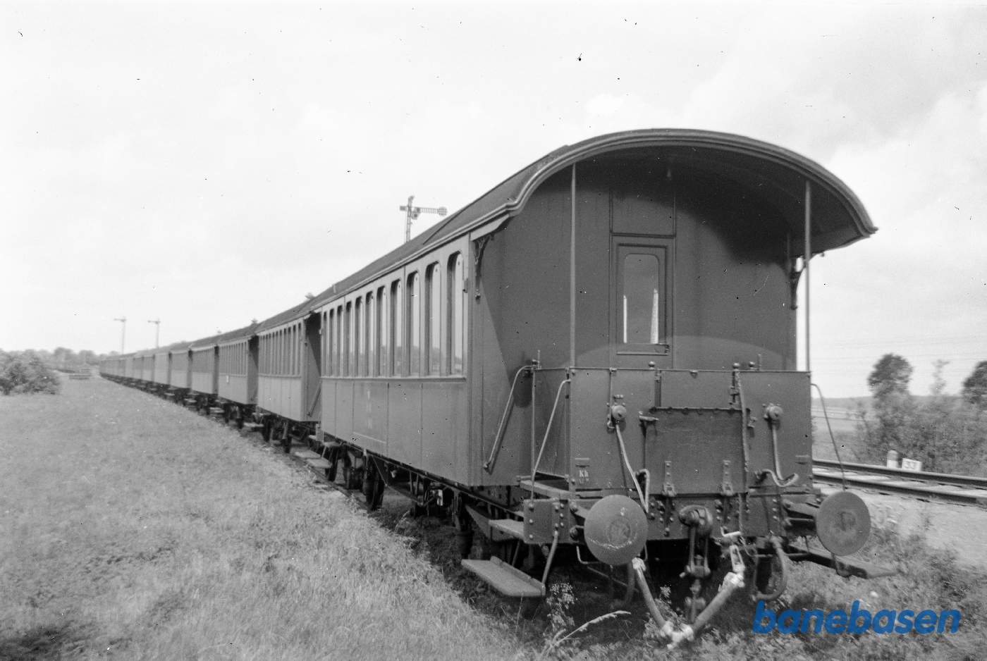 Lang række af rystevogne. Cy 4611 forrest Lang række af rystevogne. Cy 4611 forrest