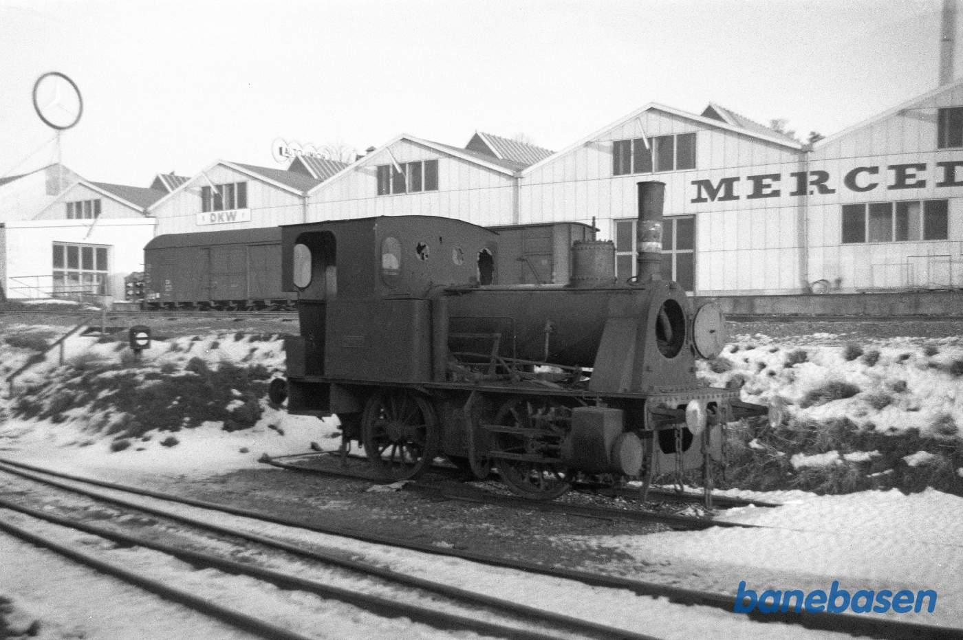 Hillerød station med LJ 23