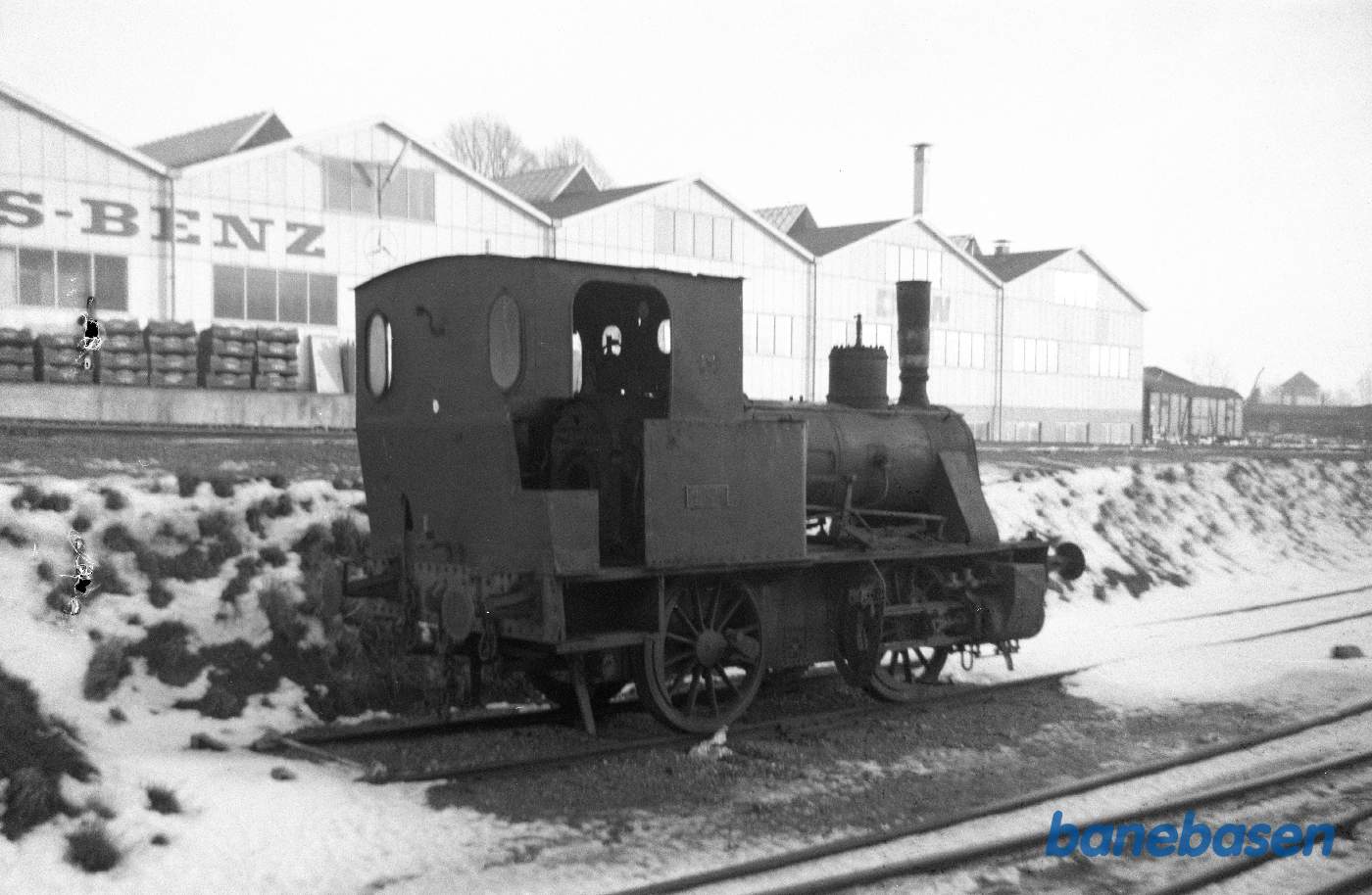 Hillerød station med LJ 23