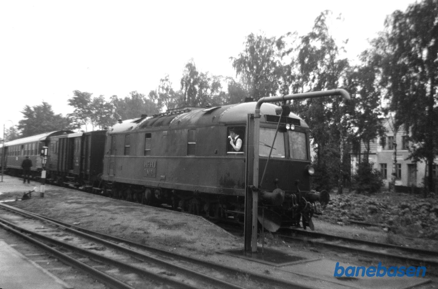 HFHJ M 8 med gennemgående vogne
