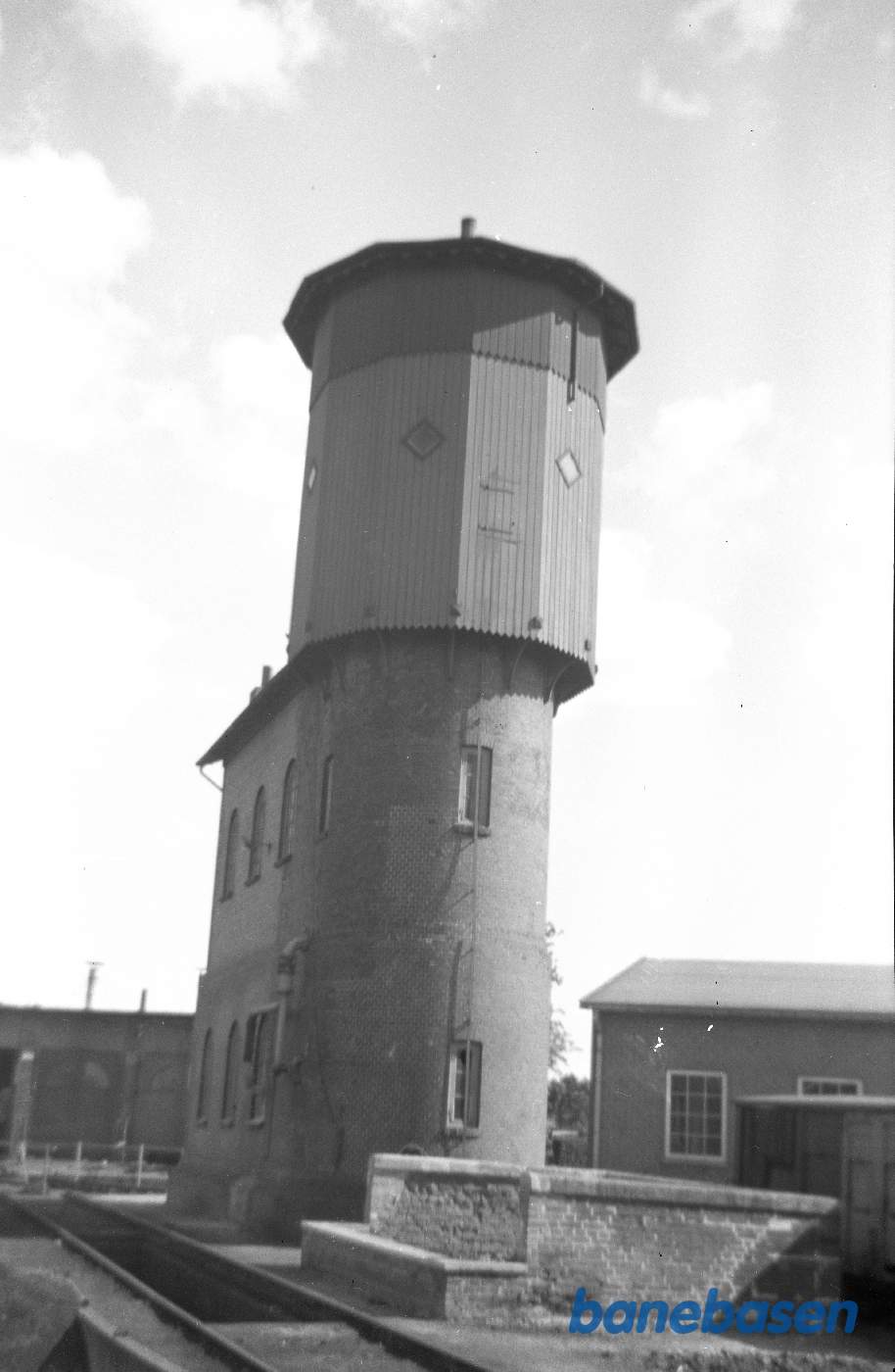 Vandtårn ved remise