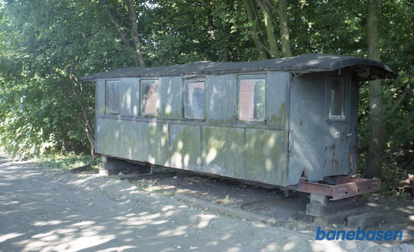 Personvognskasse fra smalsporbaner på Rygen.