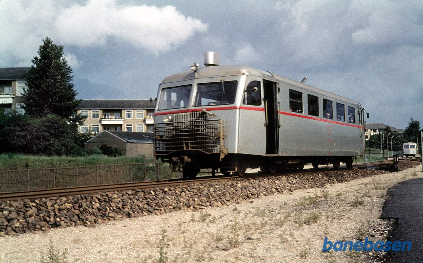 Skinnebussen afgår mod Nærum