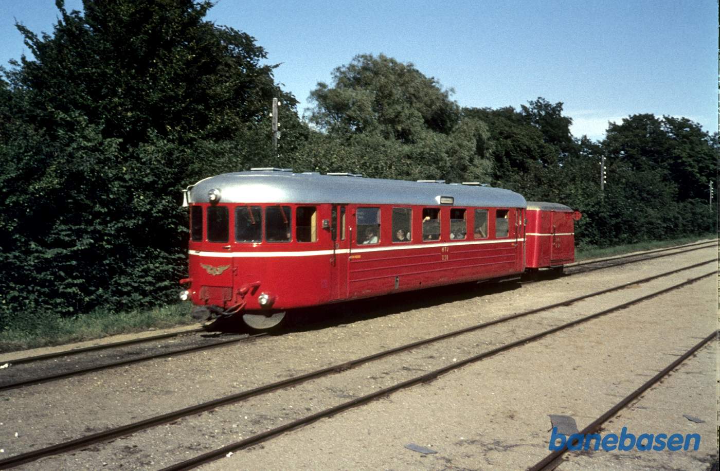 Skinnebusmotorvogn med bagagevogn