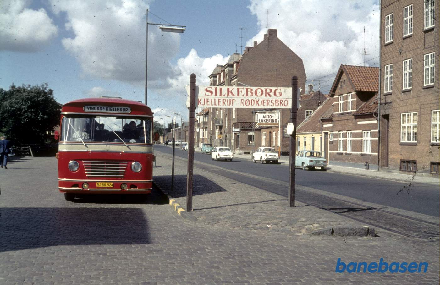 Privatbane-rutebil ved endestationen