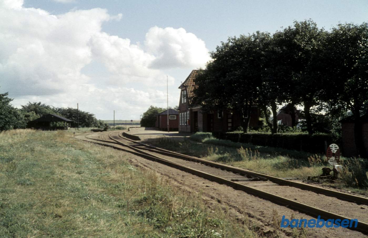 Stationen set fra sporsiden