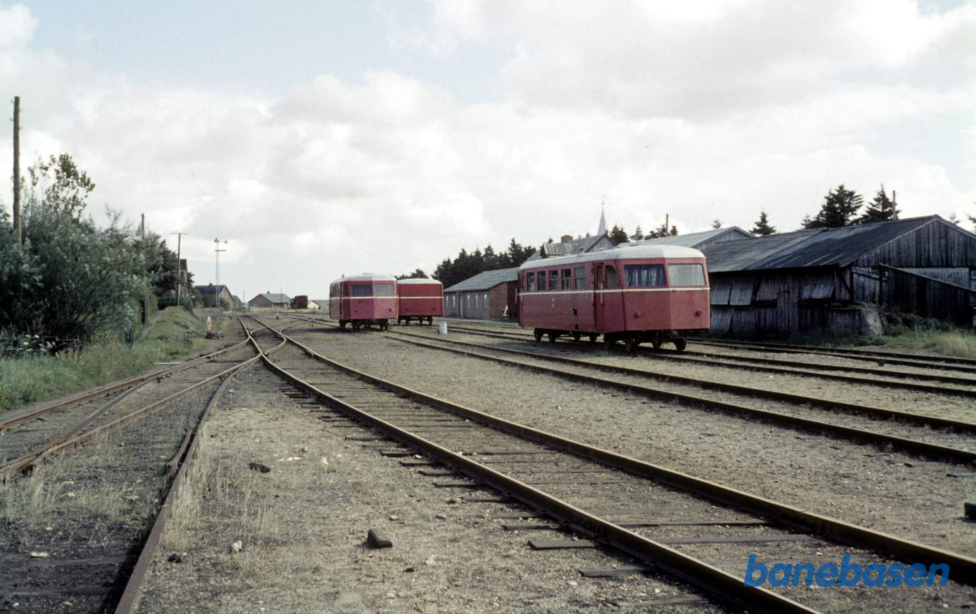 Henstående skinnebusbivogne