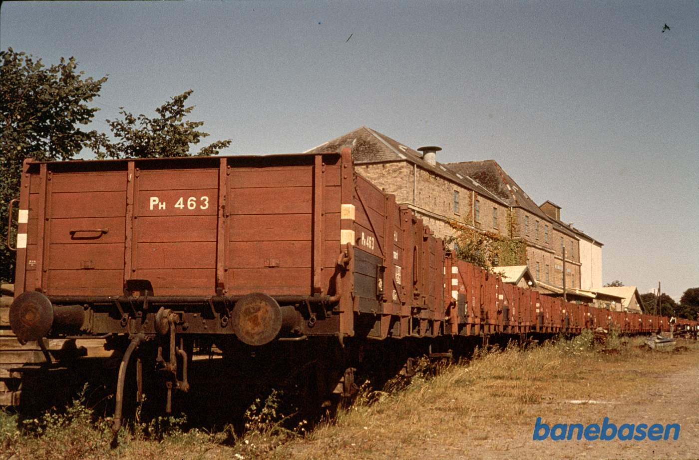 Henstillede godsvogne