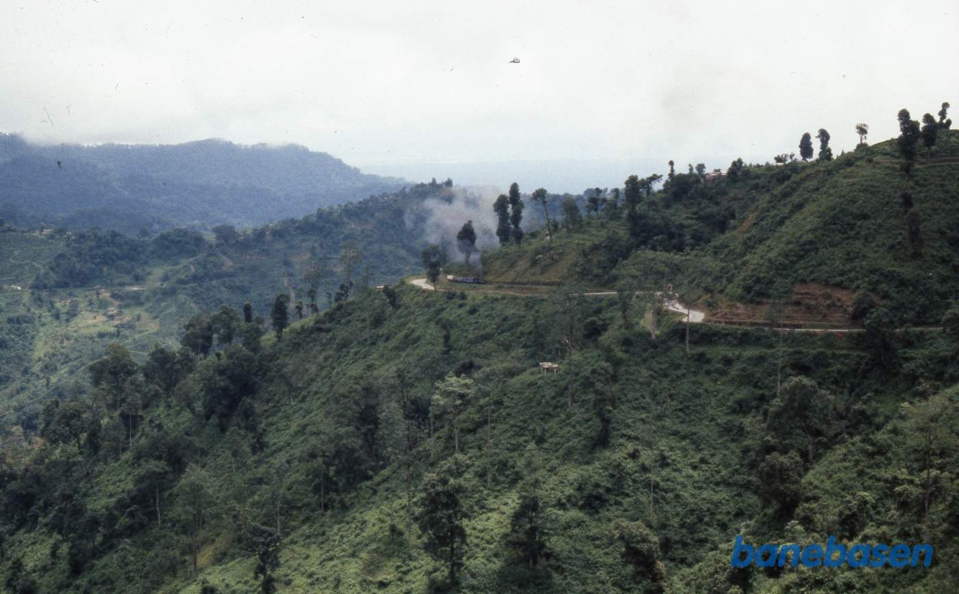 I det fjerne ses det næste tog efter os